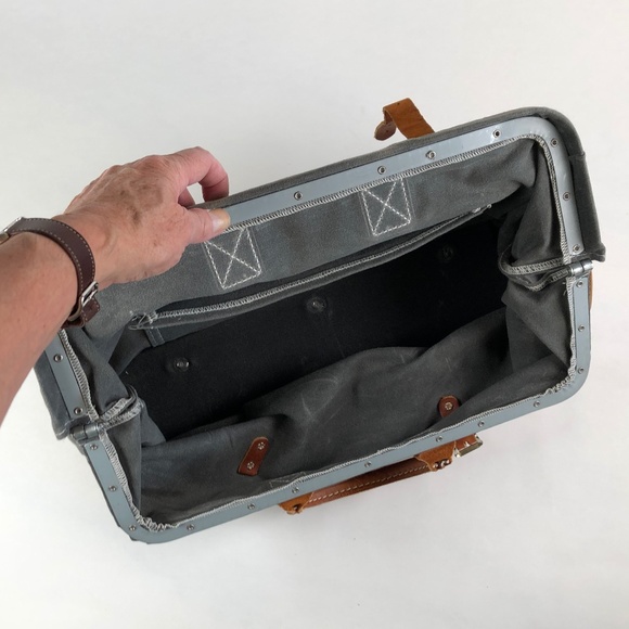 Wood & Faulk Weekender Bag - Pewter Canvas and Tan Leather - Picture 7 of 8